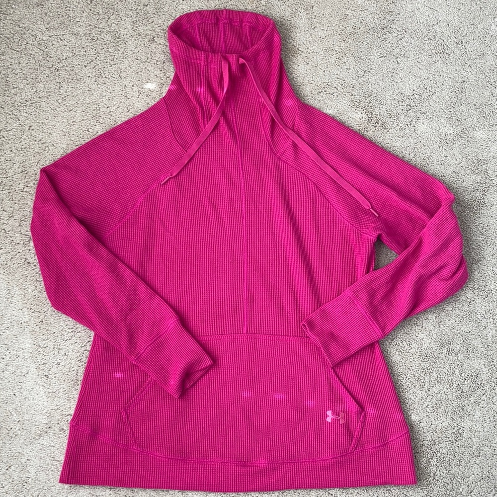 Woman’s Under Armour cold gear sweatshirt